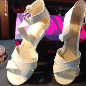 FIONI Clothing Women's Cream Strappy Heels